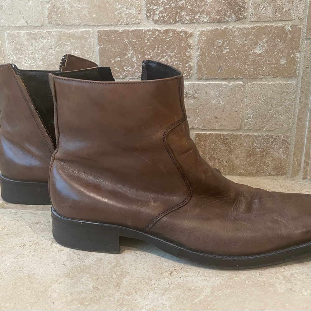 Kenneth Cole brown leather mens boots.